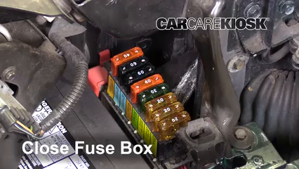 Replace a Fuse: 1990-1996 Chevrolet Corvette - 1995 Chevrolet Corvette